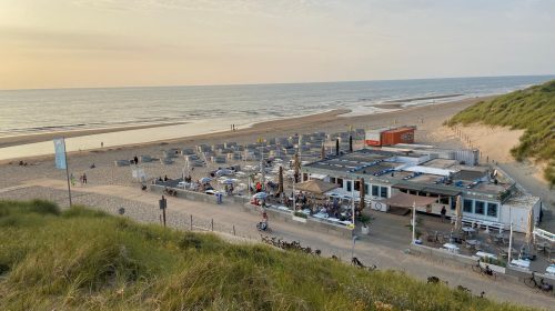 Strandpavillon De Zeespiegel